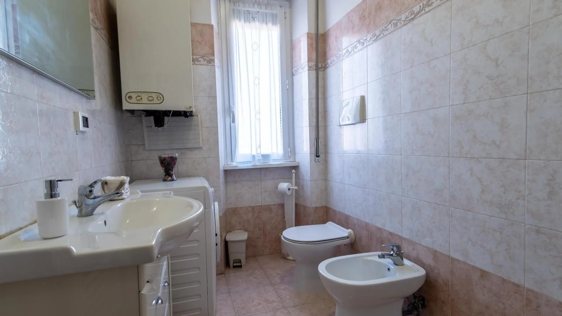 Light Blue Apartment - City Center Rom 0*,  Italien